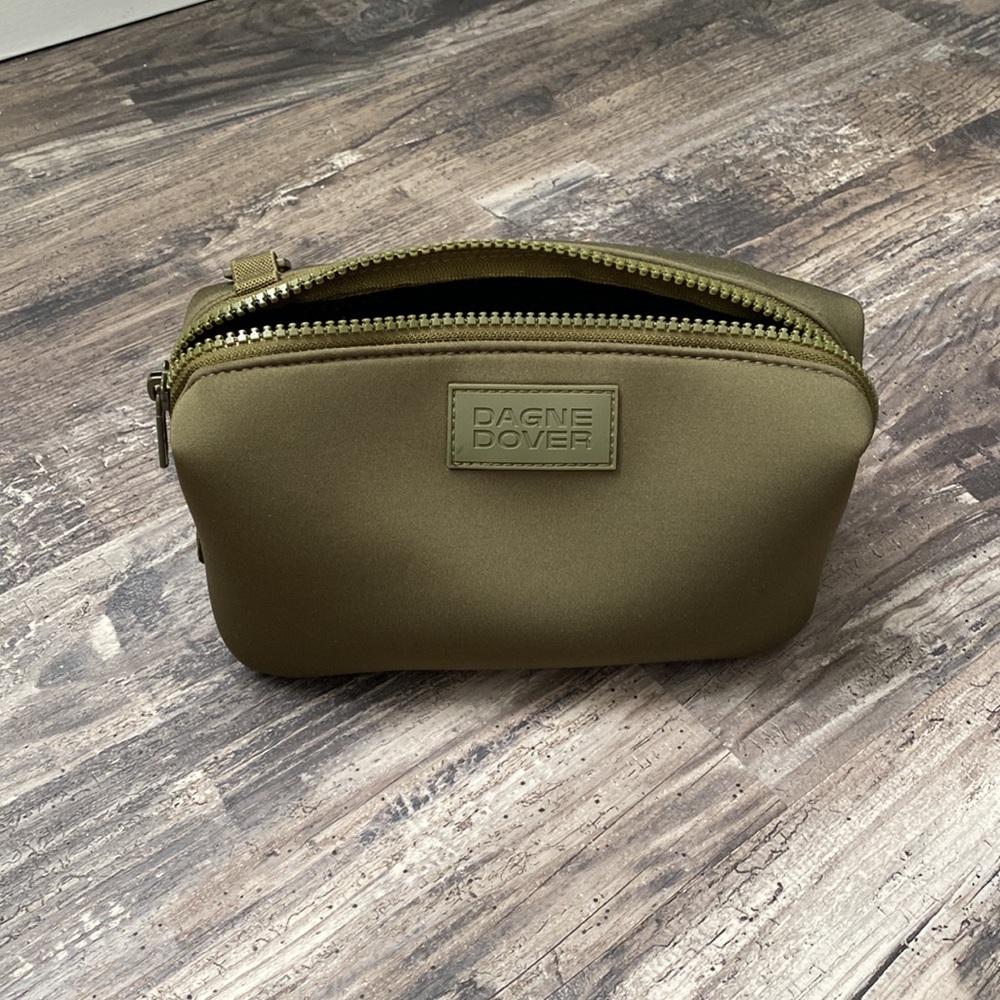 Dagne Dover Green Toiletry Bag Small - Picture 6 of 9
